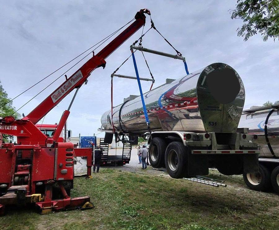 Heavy Duty Towing and Lifting Service Cleveland Tennessee Rotator lifting tanker trailer