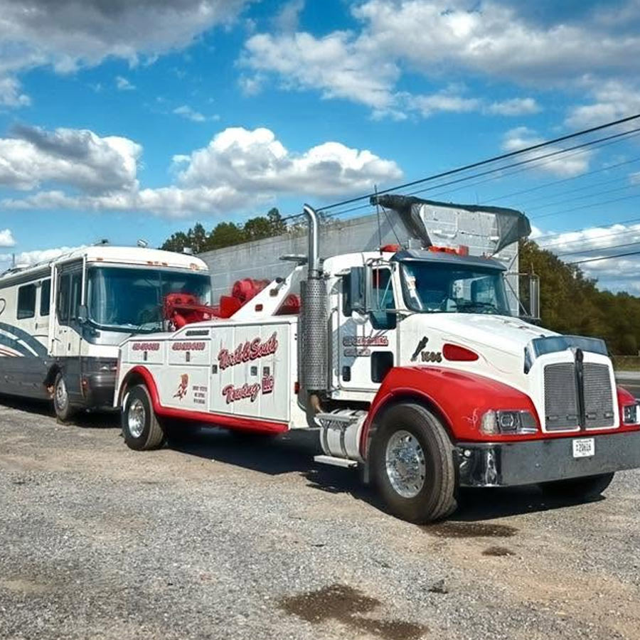 North and South Towing LLC 25 Ton Wrecker Towing Motorhome Cleveland Tennessee