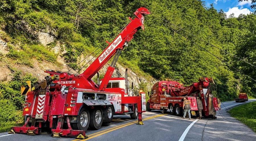 North and South Towing LLC Heavy Duty Wreckers working accident recovery Cleveland Tennessee